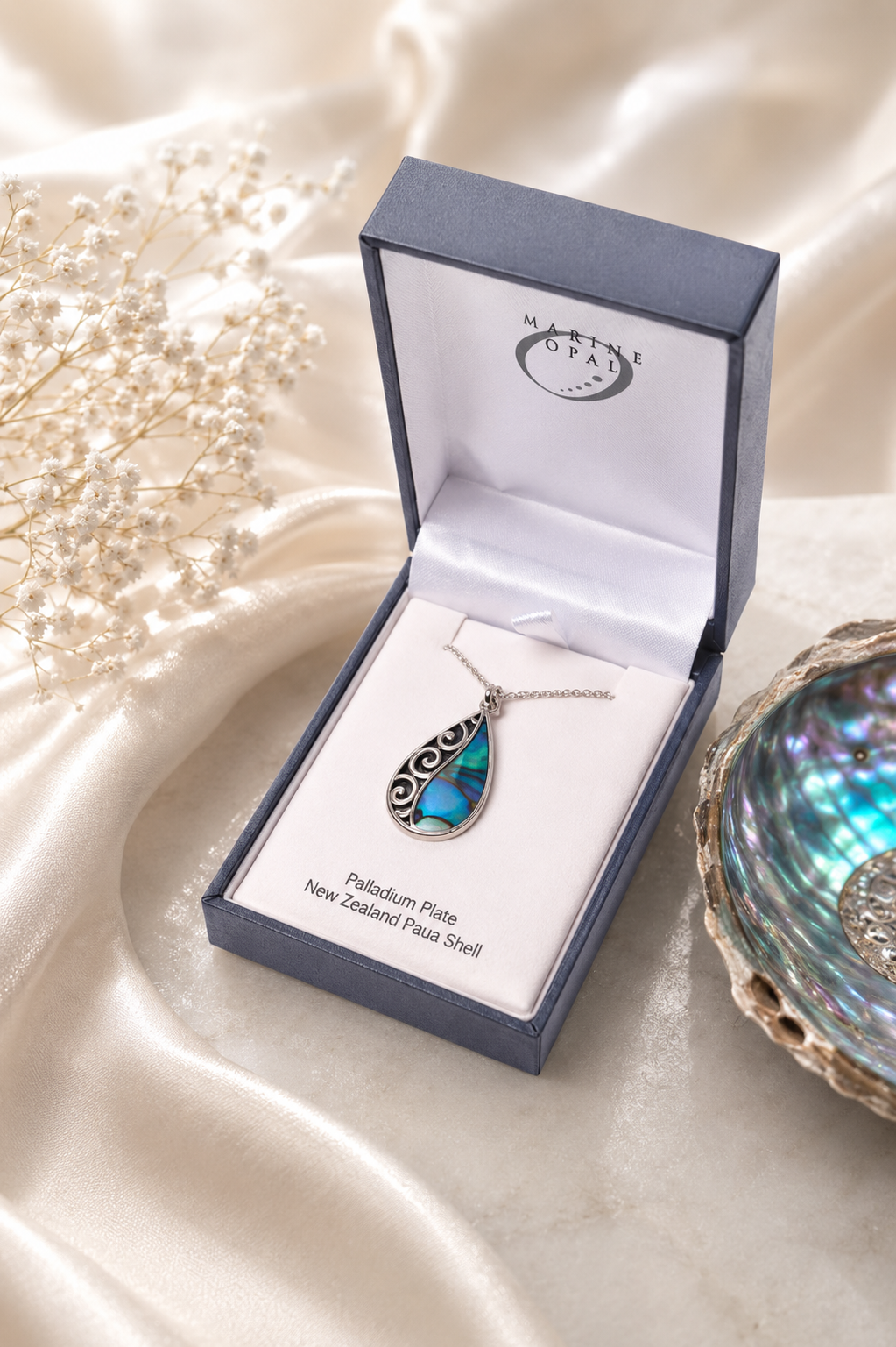 Paua Shell Necklace with Spiral design.